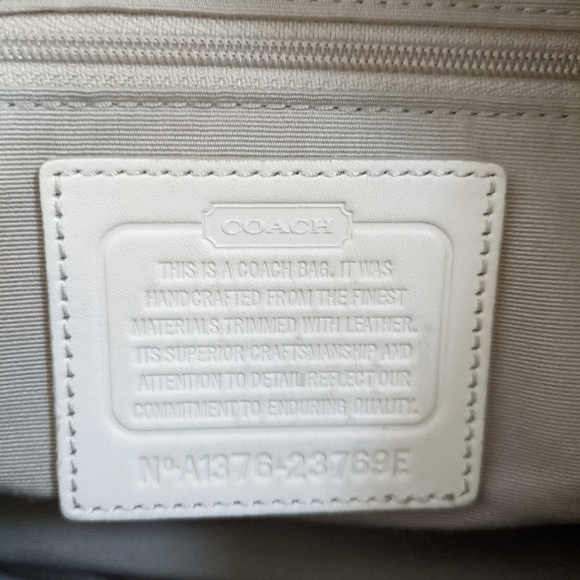 Coach Signature Hand bag - Picture 10 of 16